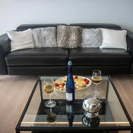 Apartment Med Story *