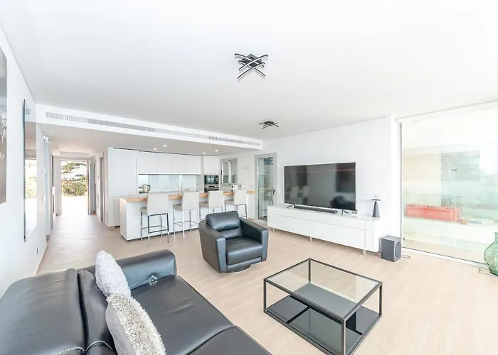 Apartment Med Story *